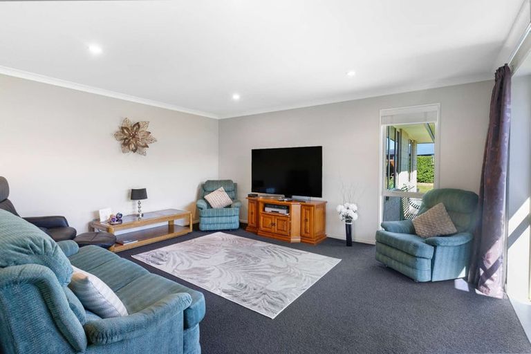 Photo of property in 44 Willowside Place, Amberley, 7410