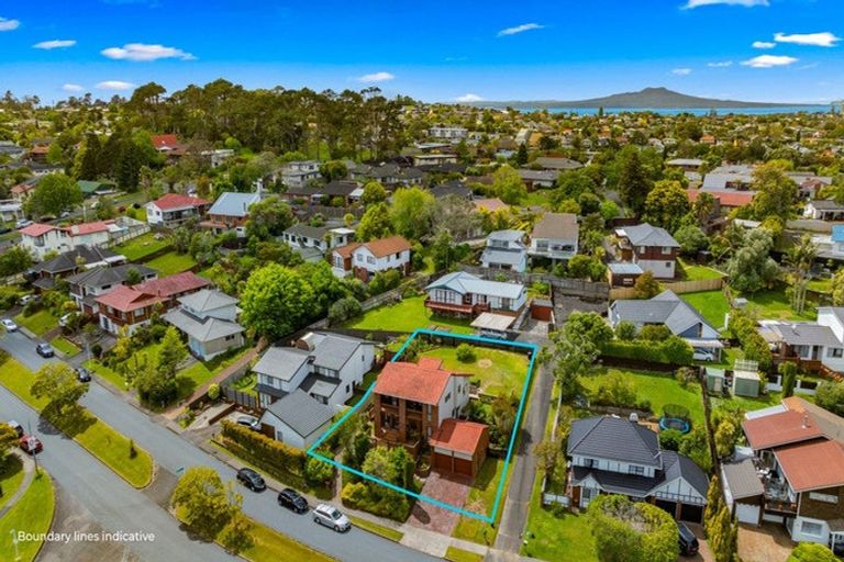 Photo of property in 81 Kennedy Avenue, Forrest Hill, Auckland, 0620