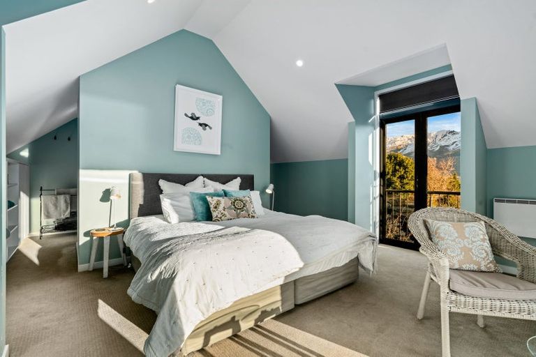 Photo of property in 8b Minaret Ridge, Wanaka, 9305