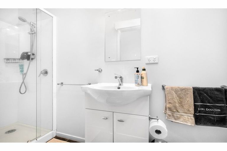 Photo of property in 12 Kauri Road, Stanmore Bay, Whangaparaoa, 0932