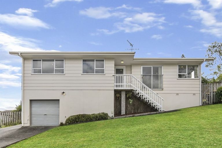 Photo of property in 1/21 Laurina Road, Sunnynook, Auckland, 0620