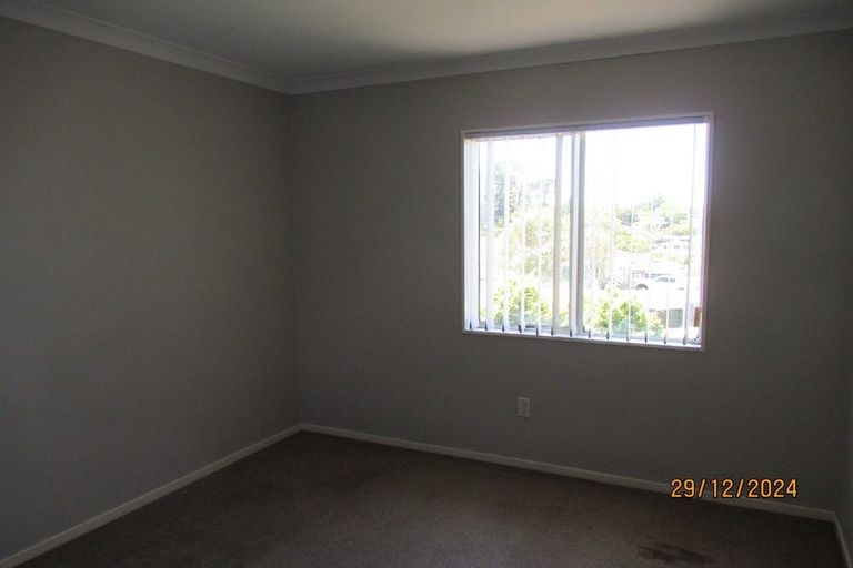Photo of property in 10 Aldern Road, Massey, Auckland, 0614