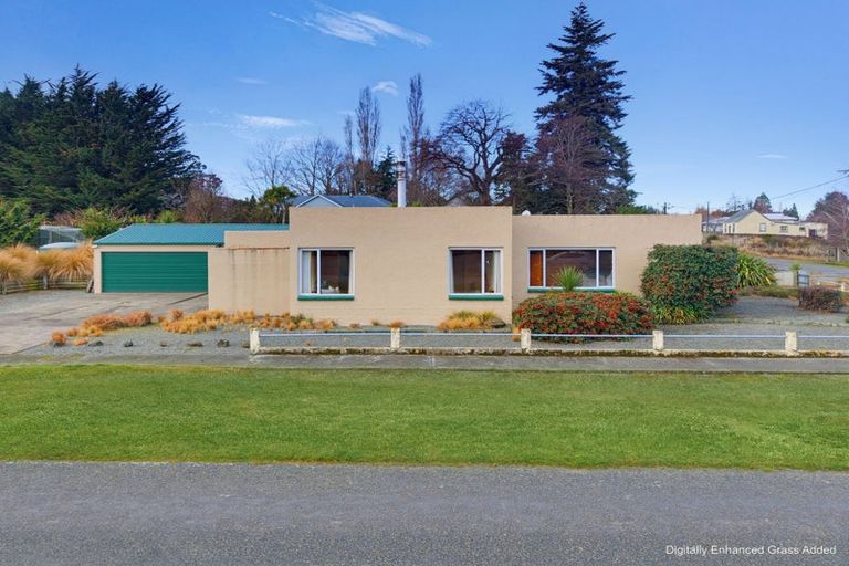 Photo of property in 9 Meadow Street, Lumsden, 9730