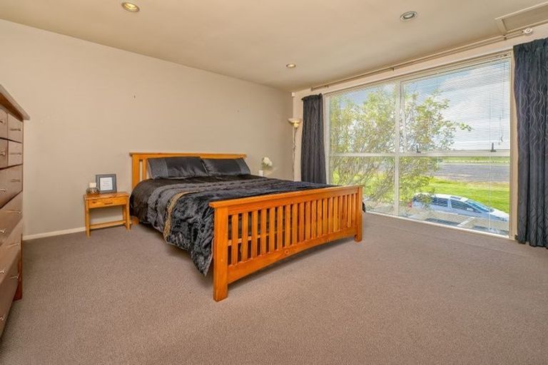 Photo of property in 24 Zabeel Crescent, Takanini, 2112