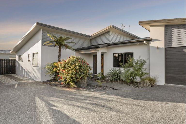 Photo of property in 10 Koro Mews, Papamoa Beach, Papamoa, 3118