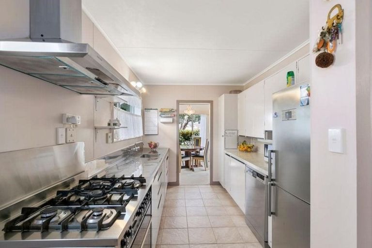 Photo of property in 22 Bloomfield Terrace, Hutt Central, Lower Hutt, 5010