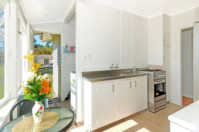 Photo of property in 63 Cambridge Terrace, Kaiti, Gisborne, 4010