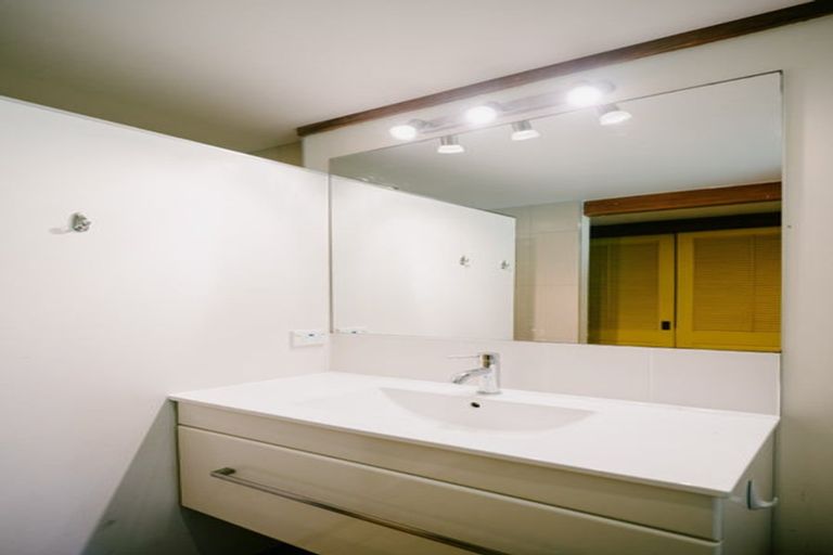 Photo of property in 15 Fenton Terrace, Cockle Bay, Auckland, 2014