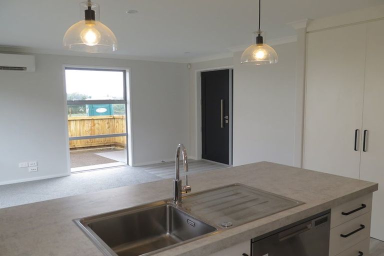 Photo of property in 16 Kahawai Place, Omokoroa, 3114