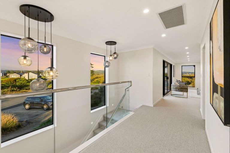 Photo of property in 32 Catalina Avenue, Rosehill, Papakura, 2113