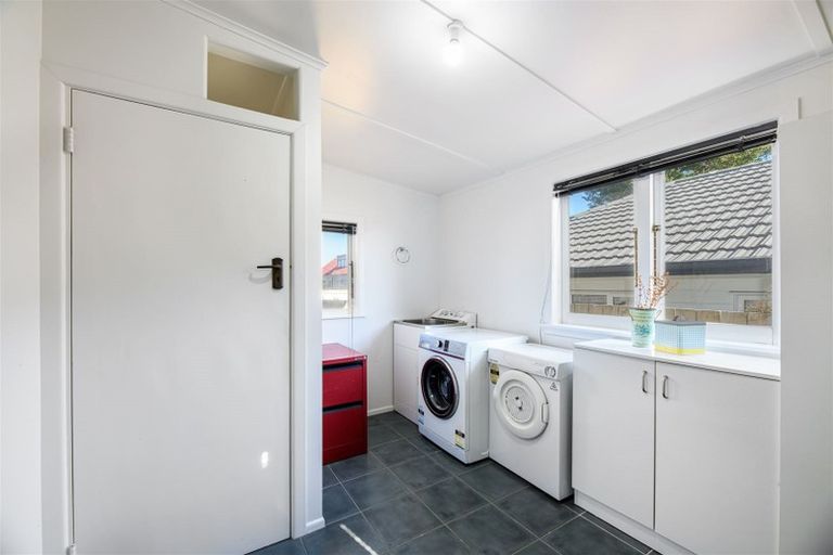 Photo of property in 67 Sturges Road, Henderson, Auckland, 0612