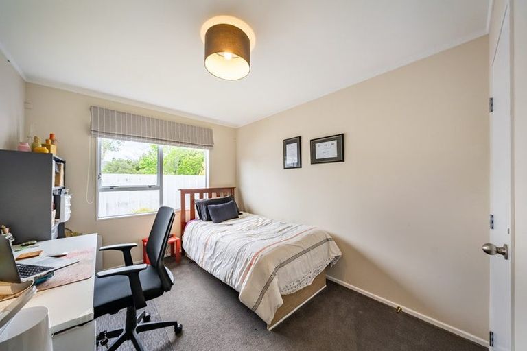 Photo of property in 36 Larchmont Grove, Totara Park, Upper Hutt, 5018