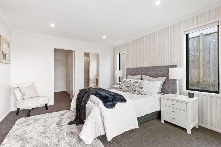 Photo of property in 2 Glennron Lane, Waiuku, 2123