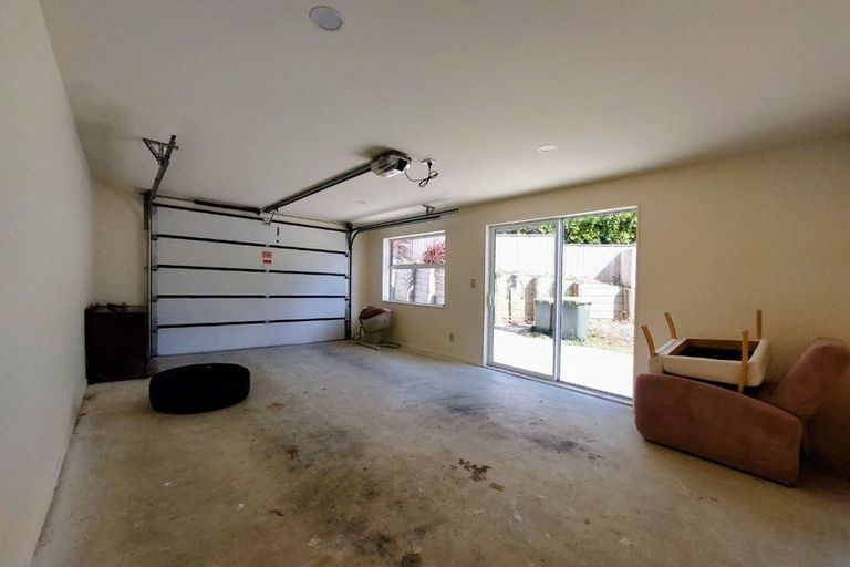 Photo of property in 308-310 Birdwood Road, Massey, Auckland, 0614