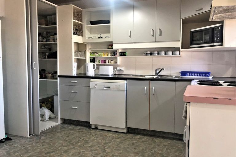 Photo of property in 82 Manor Place, Dunedin Central, Dunedin, 9016