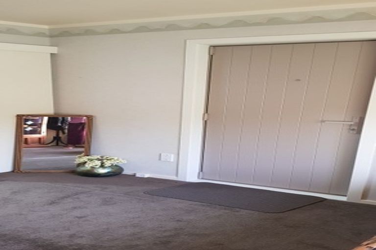 Photo of property in 5 Glendawn Place, Bayview, Auckland, 0629