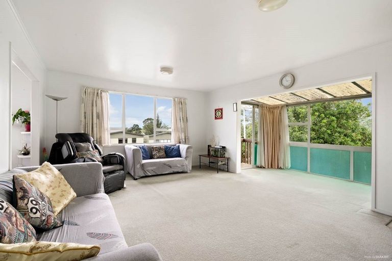 Photo of property in 3 Laurina Road, Sunnynook, Auckland, 0620