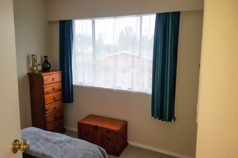 Photo of property in 9 Balmoral Street, Waimate, 7924