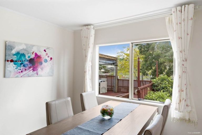 Photo of property in 10 Broadfield Street, Massey, Auckland, 0614