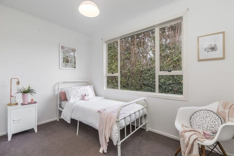 Photo of property in 2a Helga Crescent, Te Atatu Peninsula, Auckland, 0610