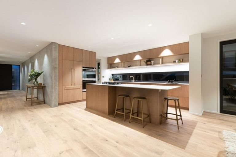 Photo of property in 98 Muricata Avenue, Mount Maunganui, 3116