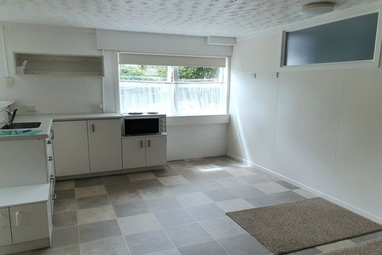 Photo of property in 14 Ranch Avenue, Beach Haven, Auckland, 0626