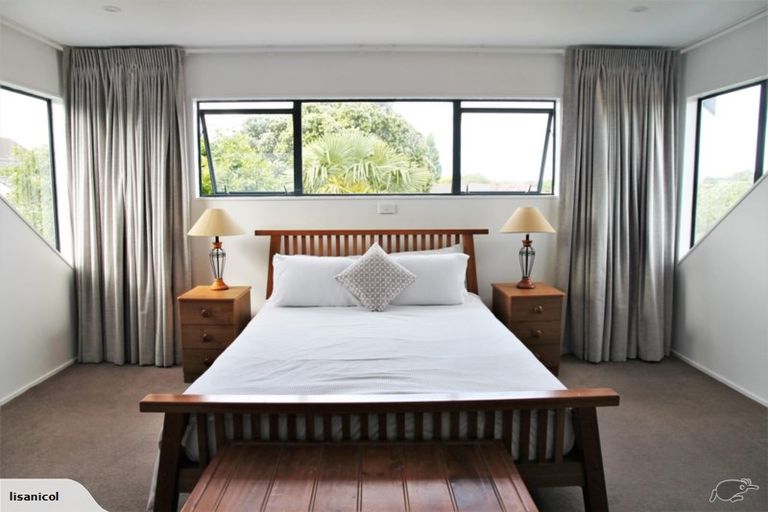 Photo of property in 2/14 Coronation Street, Belmont, Auckland, 0622