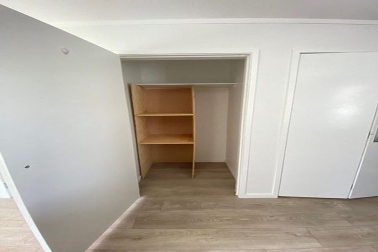 Photo of property in 1 Kaneke Place, Glen Eden, Auckland, 0602