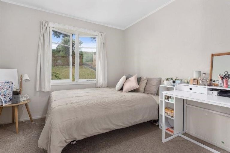 Photo of property in 1/238 Sunset Road, Windsor Park, Auckland, 0632