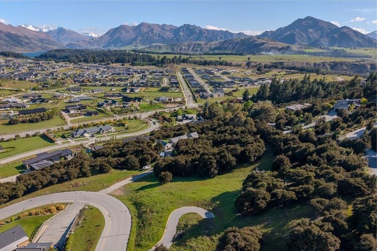 Photo of property in 7 Highfield Ridge, Wanaka, 9305