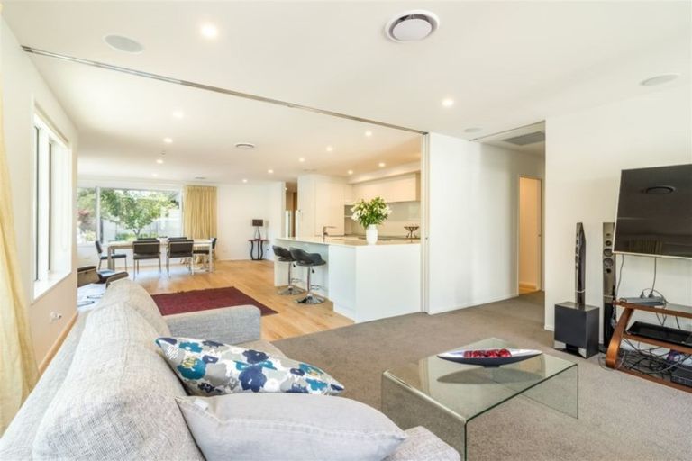 Photo of property in 43 Waiwetu Street, Fendalton, Christchurch, 8052