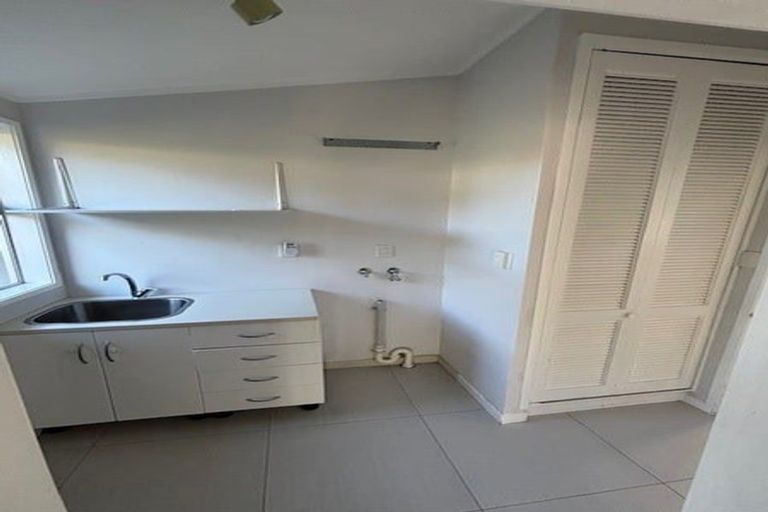 Photo of property in 17 Rosecamp Road, Beach Haven, Auckland, 0626