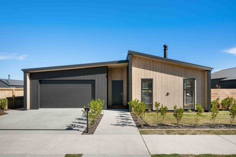 Photo of property in 6 Moonstone Street, Albert Town, 9305