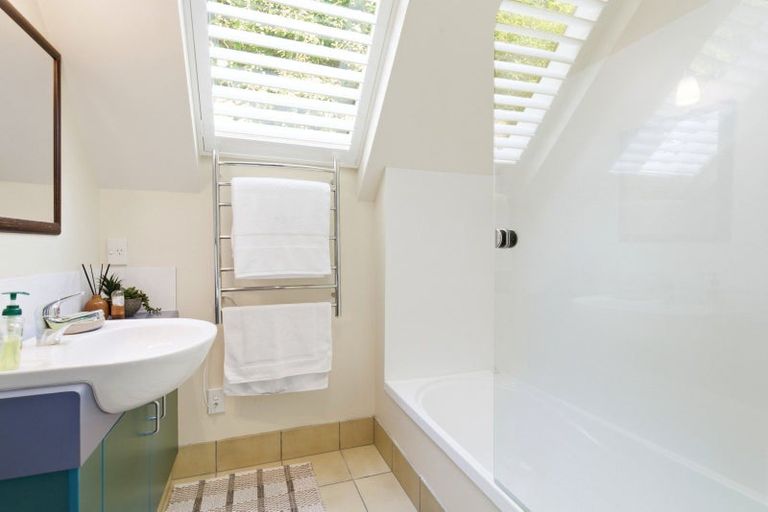 Photo of property in 6a Chastudon Place, Tawa, Wellington, 5028