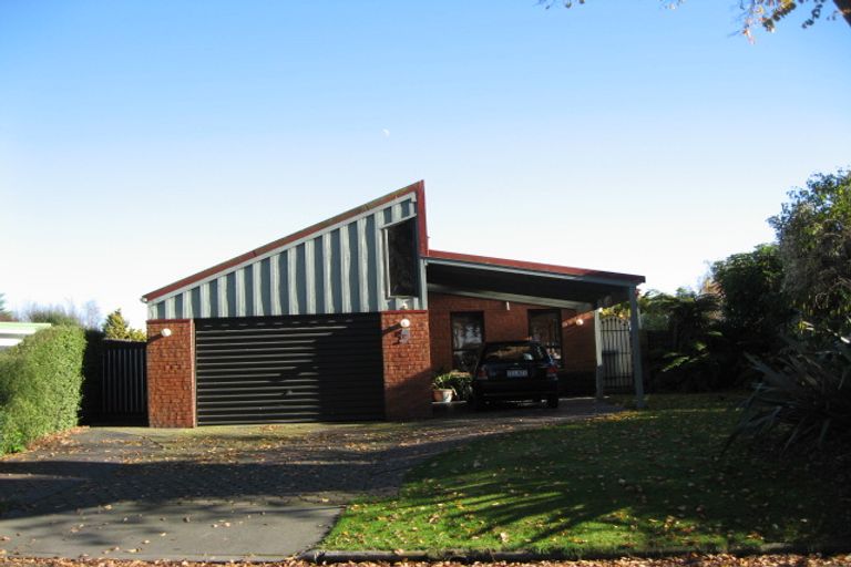 Photo of property in 2/37 Englefield Road, Belfast, Christchurch, 8051