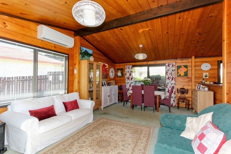 Photo of property in 22b York Crescent, Westown, New Plymouth, 4310