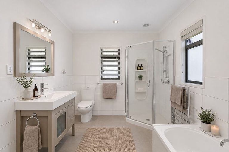Photo of property in 140c Queen Street, Waiuku, 2123