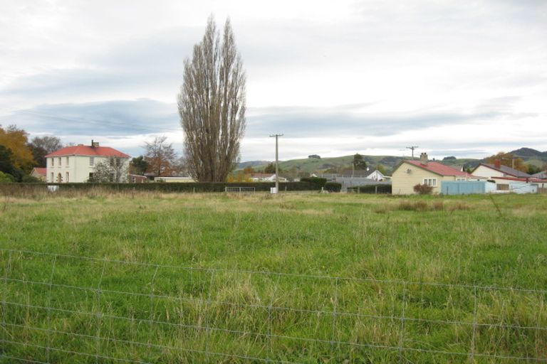 Photo of property in 2 Scott Street, Milton, 9220