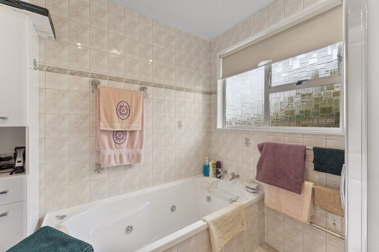 Photo of property in 11 Malaghan Grove, Johnsonville, Wellington, 6037