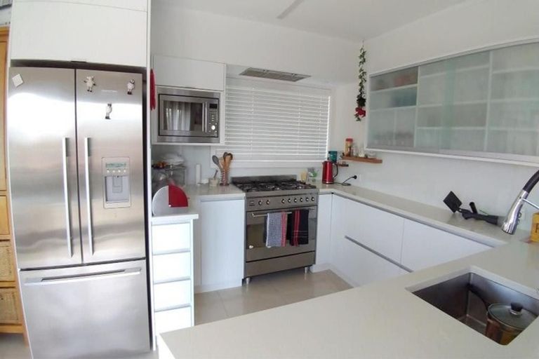 Photo of property in 1/12 Speedy Crescent, Hillcrest, Auckland, 0627