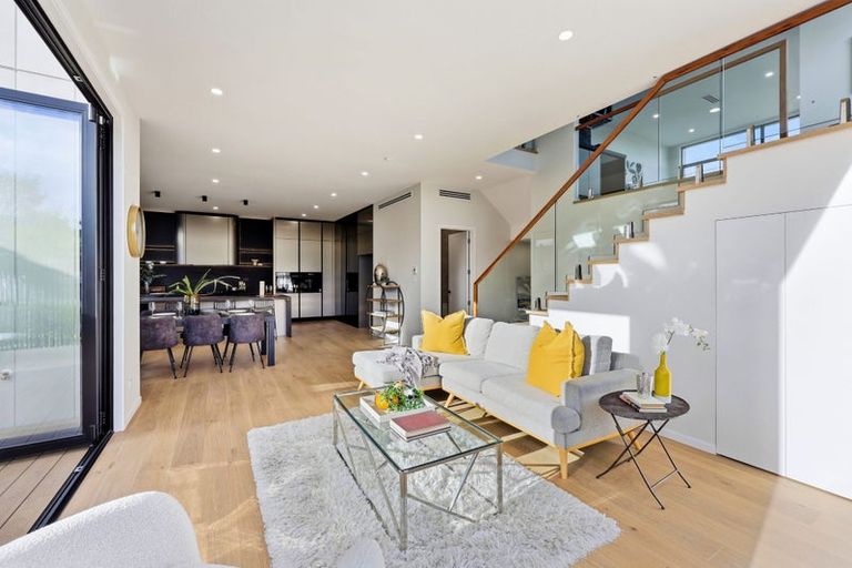 Photo of property in 23b Sorrel Crescent, Bucklands Beach, Auckland, 2012