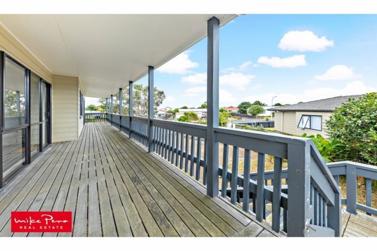 Photo of property in 20 Dungarvon Place, Clendon Park, Auckland, 2103