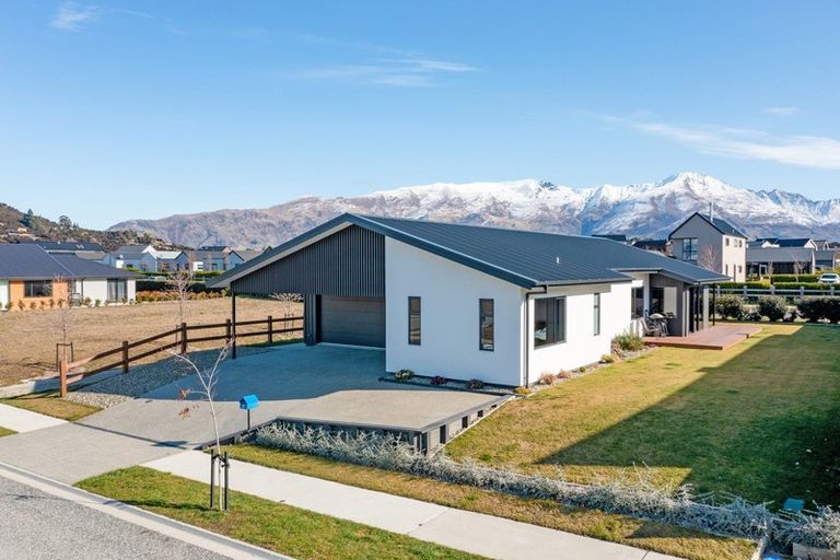 Photo of property in 37 Pounamu Avenue, Albert Town, Wanaka, 9305