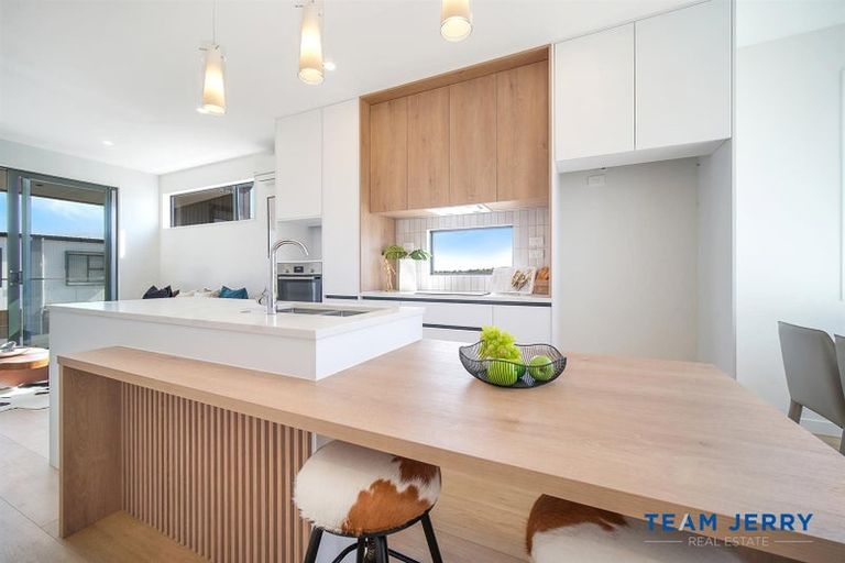 Photo of property in 1 Heketara Way, Massey, Auckland, 0614
