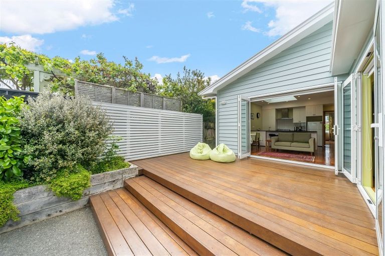 Photo of property in 13 Hinau Street, Eastbourne, Lower Hutt, 5013