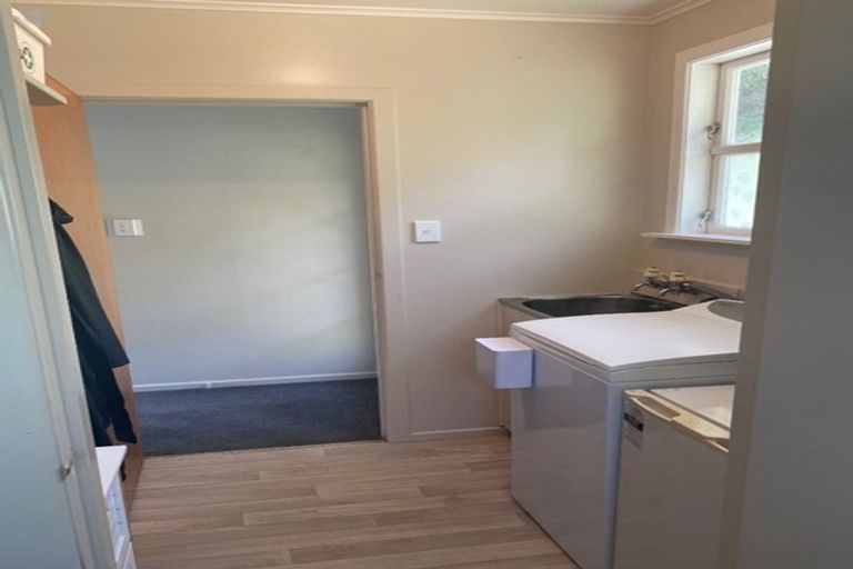 Photo of property in 7 Chaucer Way, Karori, Wellington, 6012