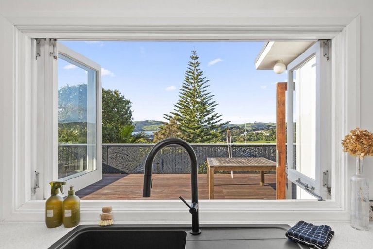 Photo of property in 14 Main Road, Raglan, 3225