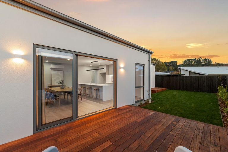 Photo of property in 3 Greystone Close, Halswell, 8025