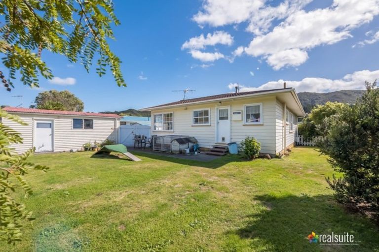 Photo of property in 280 Wellington Road, Wainuiomata, Lower Hutt, 5014