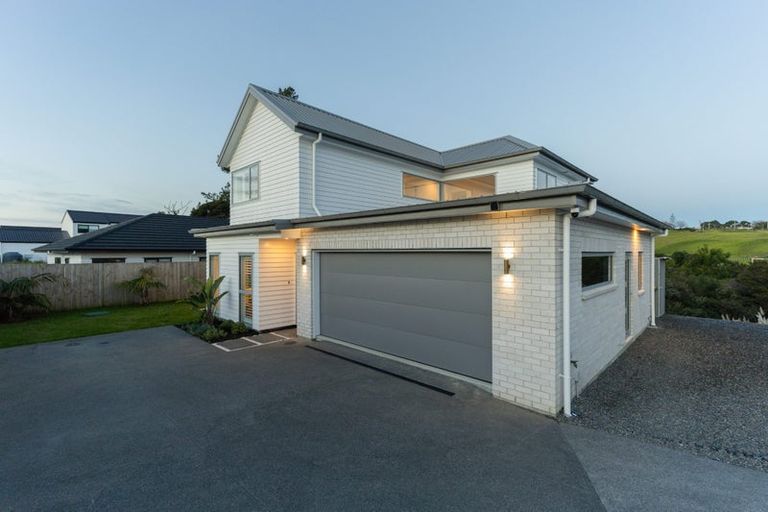 Photo of property in 69 Glenvar Ridge Road, Long Bay, Auckland, 0630